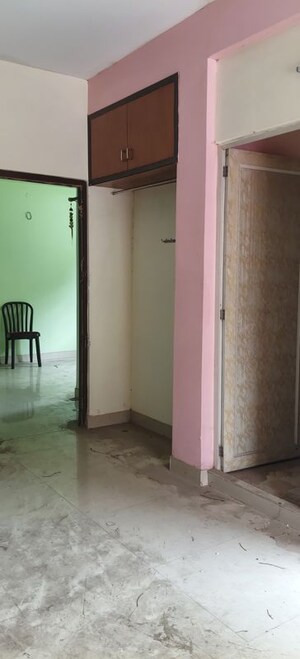 Room in 2 BHK Apartment at Bosepukur – for Sale