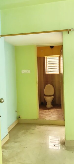 Room in 2 BHK Apartment at Bosepukur – for Sale