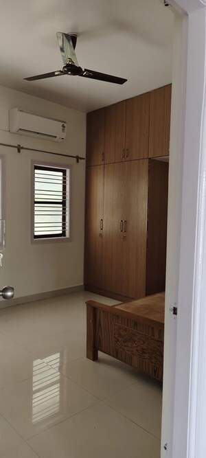 Room in 2 BHK Apartment at Indiranagar – for Rent