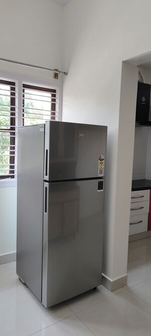 Furnished Amenities in 2 BHK Apartment at Indiranagar – for Rent