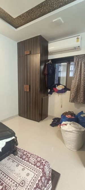 Bathroom in 1.5 BHK Apartment at Sagar Avenue  II, Santacruz East – for Rent
