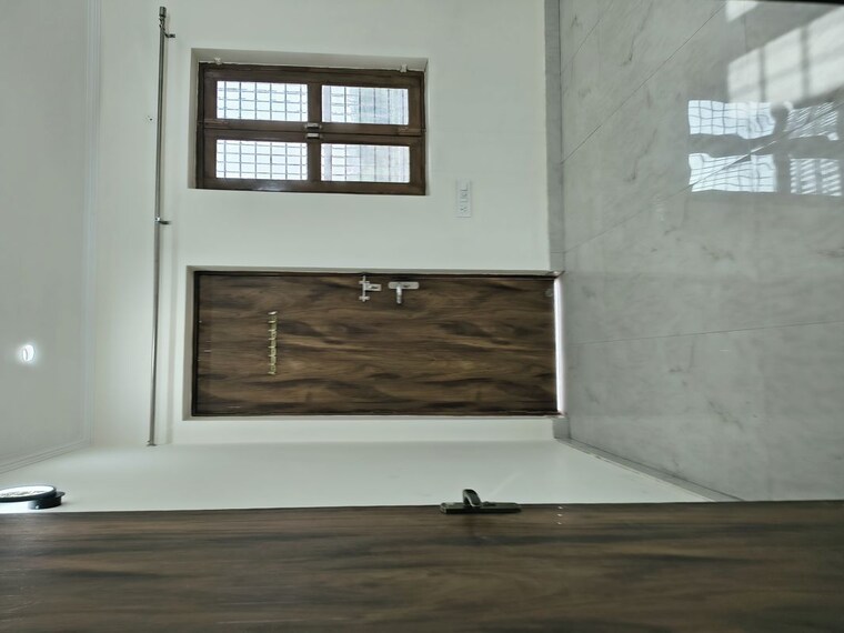 Room, puri-kohinoor 3 Bedroom 150 Sq.Yd. Builder Floor In Sector 89 Faridabad 10522281