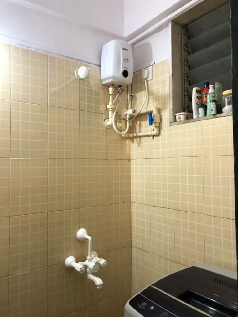 Bathroom, worli 1 Bedroom 575 Sq.Ft. Apartment In Worli Mumbai 10522284
