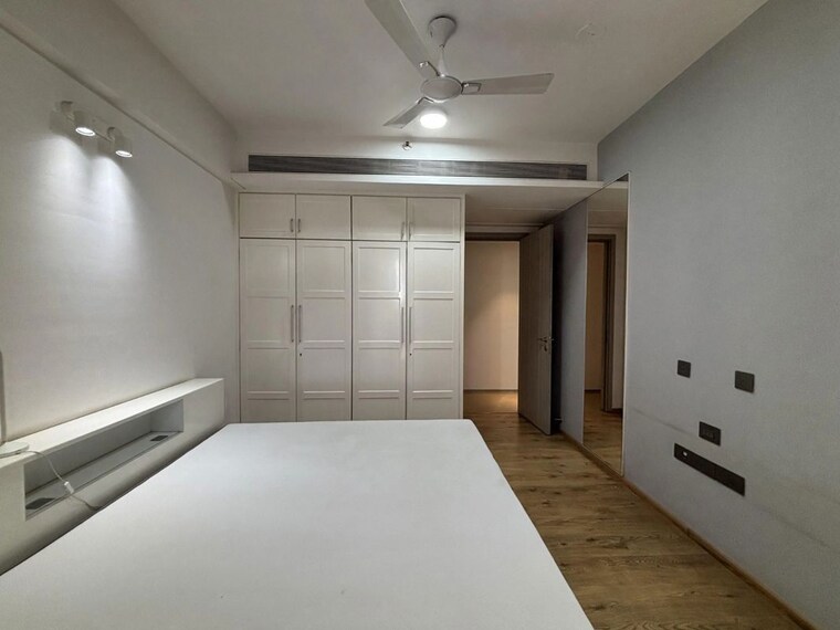 Room, rustomjee-seasons 4 Bedroom 2500 Sq.Ft. Apartment In Bandra East Mumbai 10522294