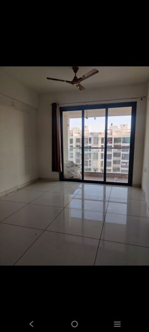 Room in 3 BHK Apartment at Jay Visat Eminence, Chandkheda – for Rent