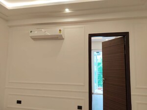 Room in 3 BHK Apartment at Anant Raj The Estate Floors, Sector 63a – for Rent