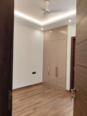 Room in 3 BHK Apartment at Anant Raj The Estate Floors, Sector 63a – for Rent