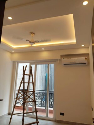 Room in 3 BHK Apartment at Anant Raj The Estate Floors, Sector 63a – for Rent