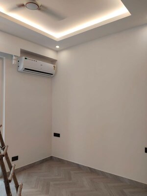 Room in 3 BHK Apartment at Anant Raj The Estate Floors, Sector 63a – for Rent