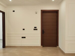 Room in 3 BHK Apartment at Anant Raj The Estate Floors, Sector 63a – for Rent