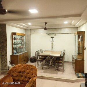 Living Room in 2 BHK Apartment at Bandra West – for Rent