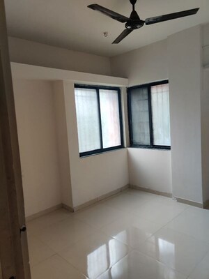 Room in 3 BHK Apartment at Nagpal Dev Exotica, Kharadi – for Rent