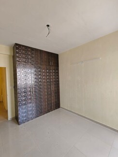 2 BHK Apartment For Rent in Pyramid Midtown