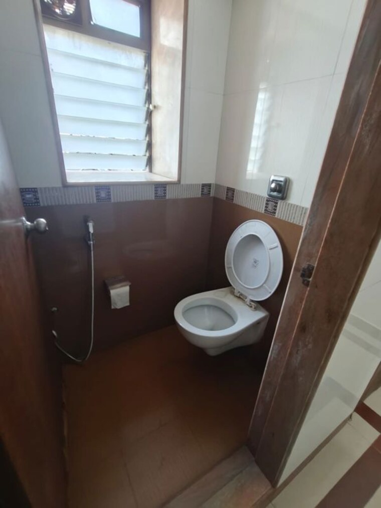 Bathroom, britto-villa 2 Bedroom 900 Sq.Ft. Apartment In Bandra West Mumbai 10522354