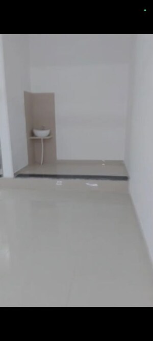 Room in  Showroom at Sandhya Eve Horizon, Kandivali West – for Rent