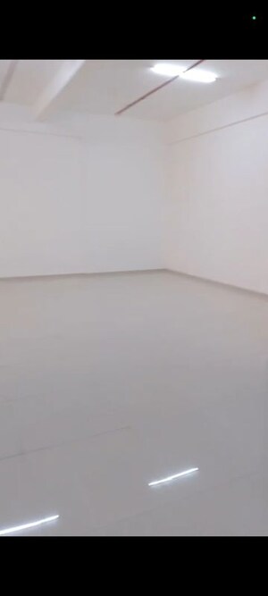 Room in  Showroom at Sandhya Eve Horizon, Kandivali West – for Rent