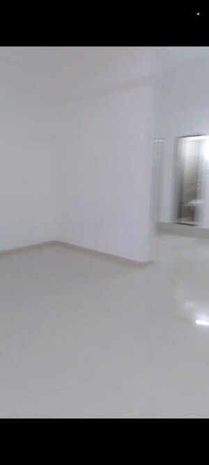Room in  Showroom at Sandhya Eve Horizon, Kandivali West – for Rent