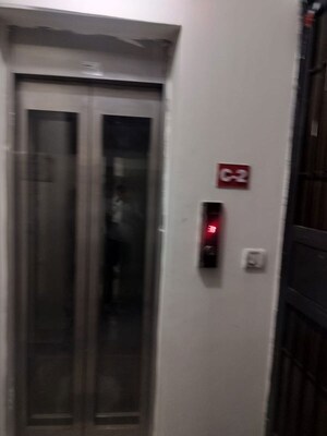 Lift in 3 BHK Apartment at South Delhi – for Sale