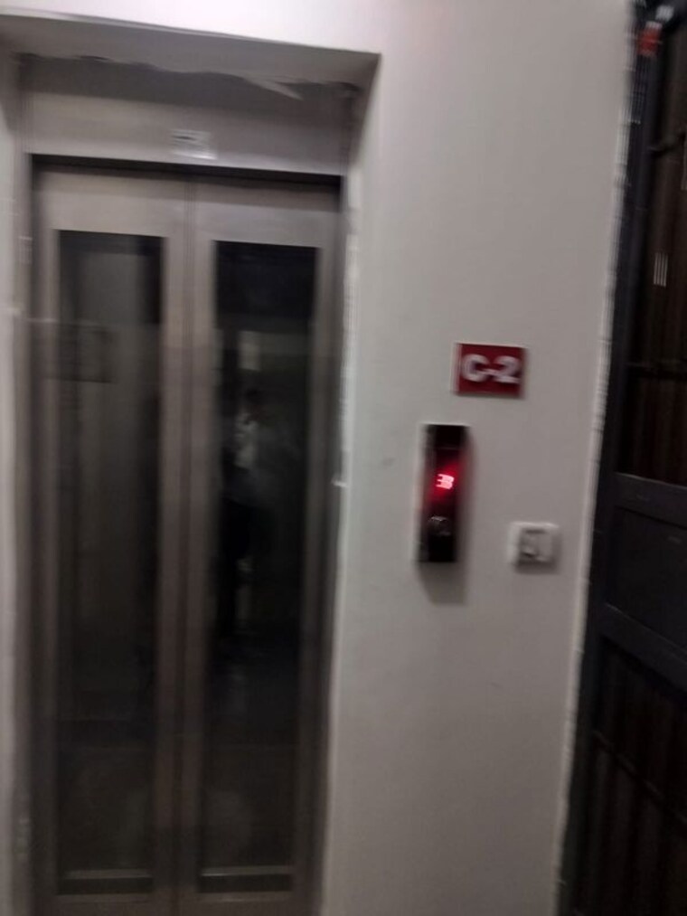 undefined, south delhi 3 Bedroom 100 Sq.Yd. Apartment In South Delhi Delhi 10522366
