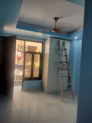 Room in 3 BHK Apartment at South Delhi – for Sale