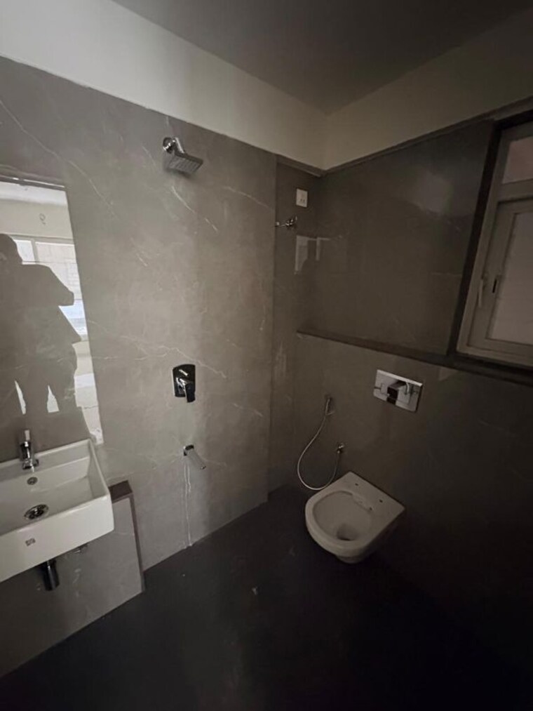 Bathroom, shree-shreeji-apartment 1 Bedroom 465 Sq.Ft. Apartment In Ghatkopar East Mumbai 10522376
