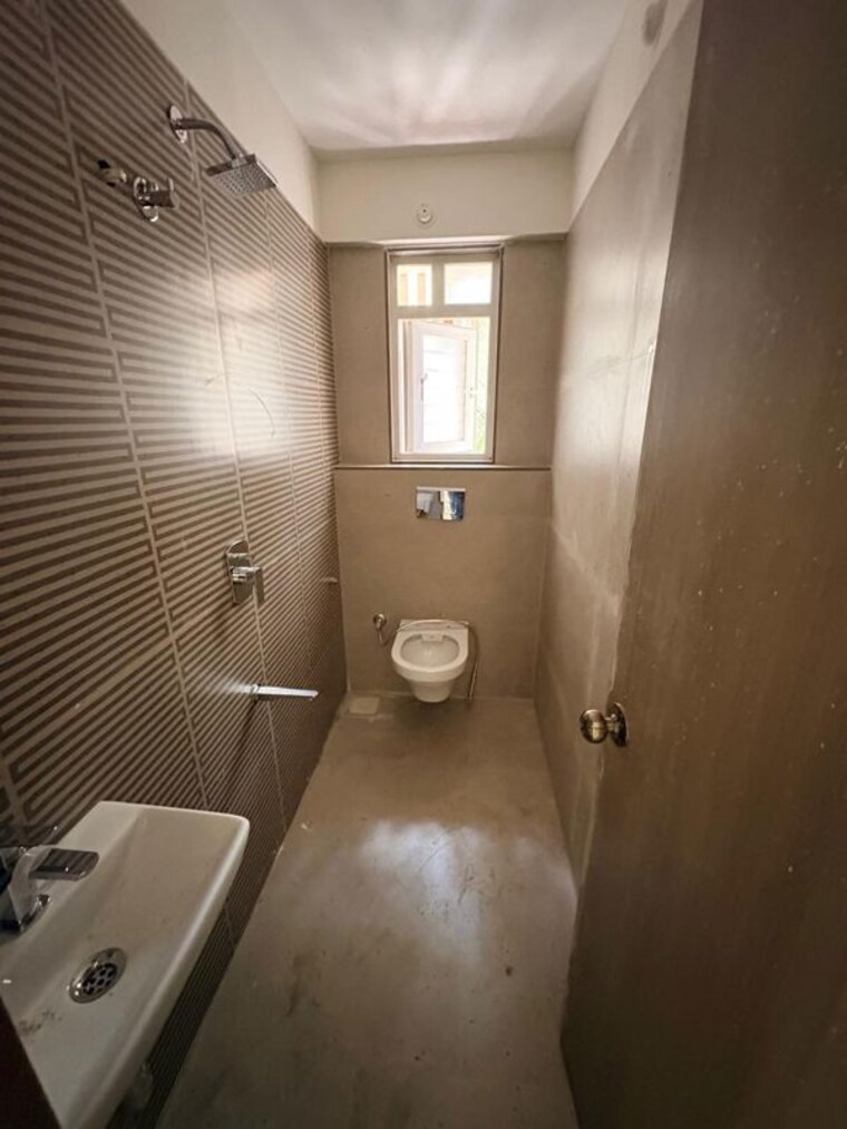 Bathroom, shree-shreeji-apartment 1 Bedroom 465 Sq.Ft. Apartment In Ghatkopar East Mumbai 10522376
