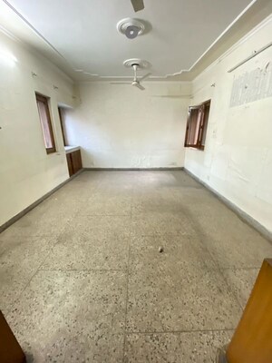 Room in 2 BHK Builder Floor at Alaknanda – for Rent