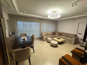 Living Room in 3 BHK Apartment at Santacruz West – for Rent