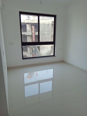 Room in 2 BHK Apartment at Sunteck City Avenue 2, Goregaon West – for Rent
