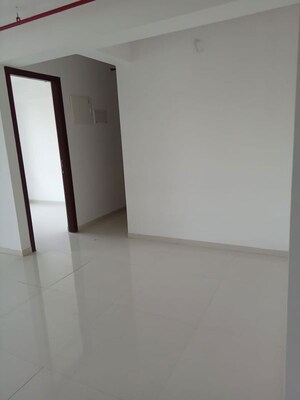 Room in 2 BHK Apartment at Sunteck City Avenue 2, Goregaon West – for Rent