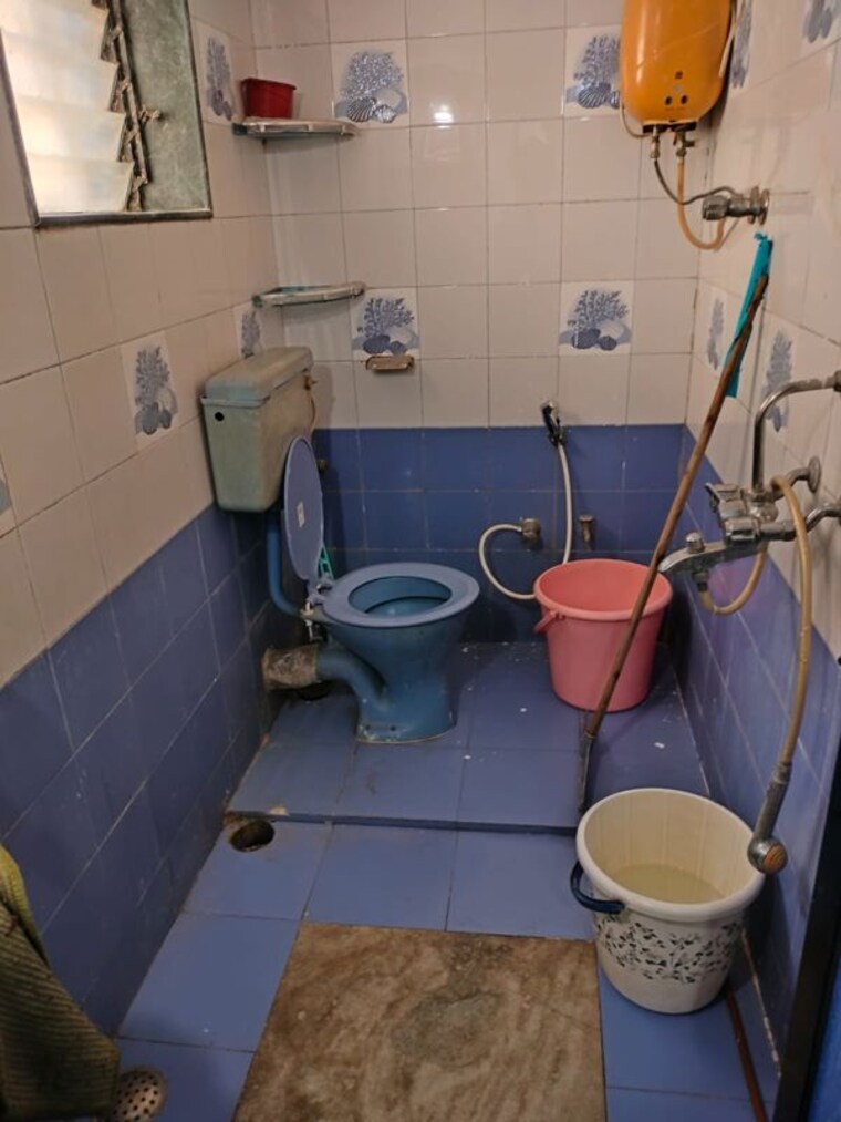Bathroom, shreerang-chs 2 Bedroom 650 Sq.Ft. Apartment In Shrirang Society Thane 10522368