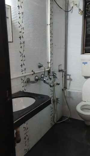 Bathroom in 1.5 BHK Apartment at Landmark Tower, Dadar East – for Rent