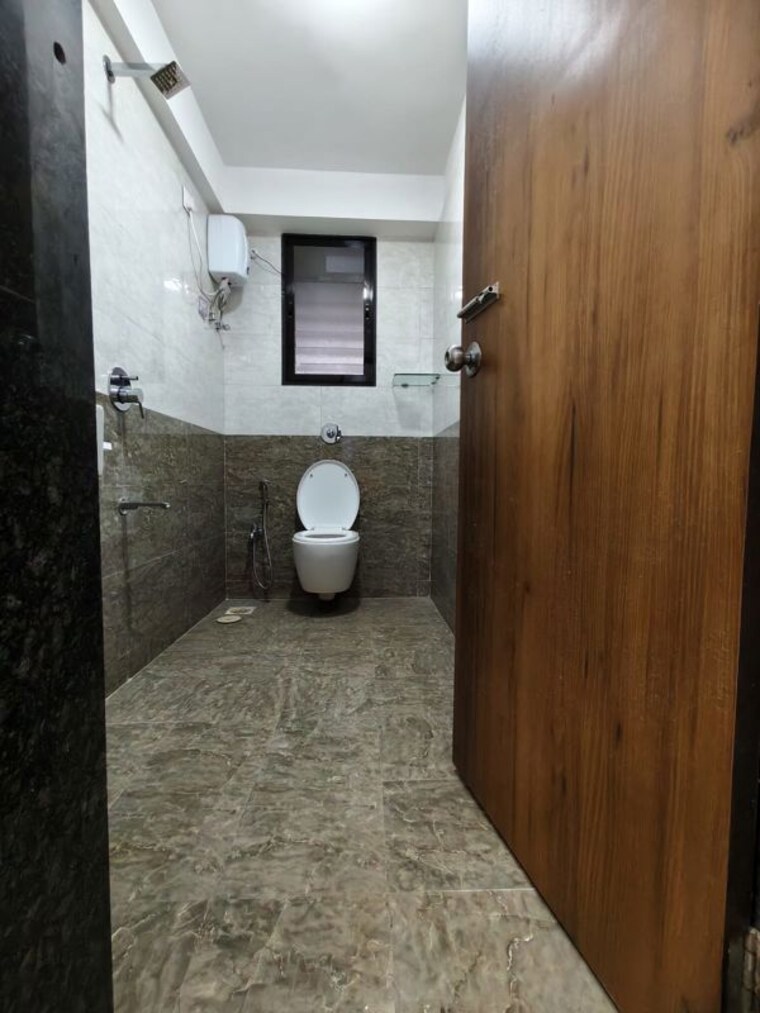 Bathroom, riviera-chs-borivali 2 Bedroom 721 Sq.Ft. Apartment In Borivali West Mumbai 10522390