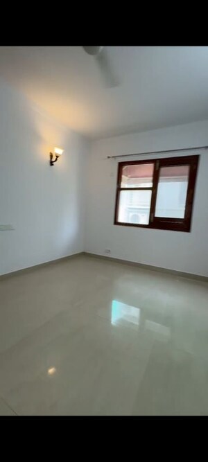 Room in 3 BHK Builder Floor at Greater Kailash I – for Rent