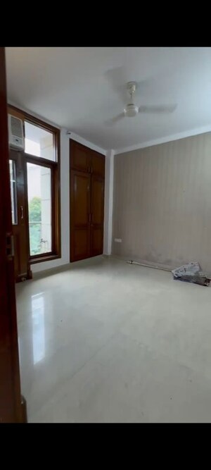 Room in 3 BHK Builder Floor at Greater Kailash I – for Rent