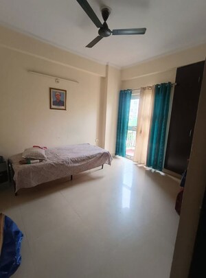 Living Room in 2.5 BHK Apartment at Jm Orchid, Sector 76 – for Rent