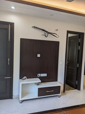 Furnished Amenities in 3 BHK Builder Floor at Kalkaji – for Rent