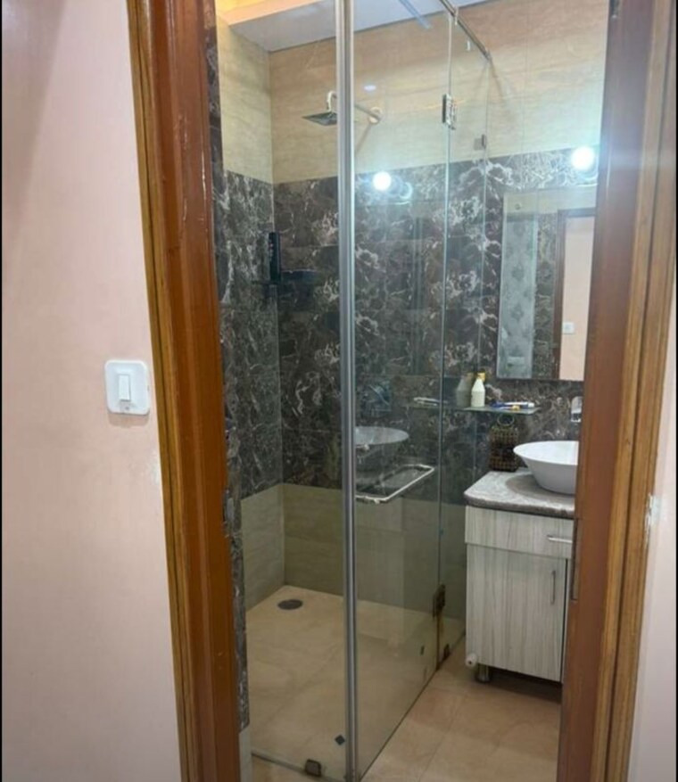 Bathroom, vikas nagar 5 Bedroom 6000 Sq.Ft. Villa In Vikas Nagar Lucknow 10522538