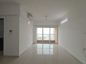 2 BHK Apartment For Rent in Rustomjee Urbania Azziano, Thane West