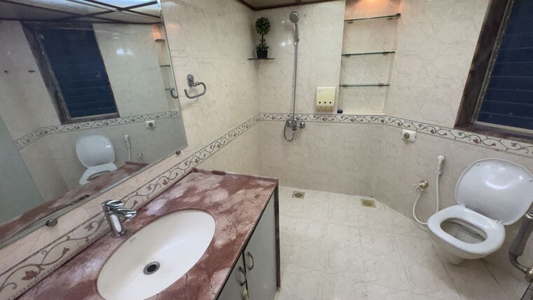 Bathroom, hiranandani-garden-eden-iii 3 Bedroom 1175 Sq.Ft. Apartment In Powai Mumbai 10522574
