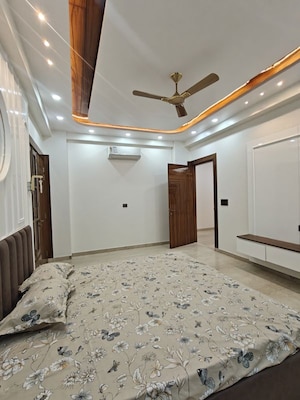 Bedroom in 5 BHK Builder Floor at Vaishali Sector 9 – for Sale