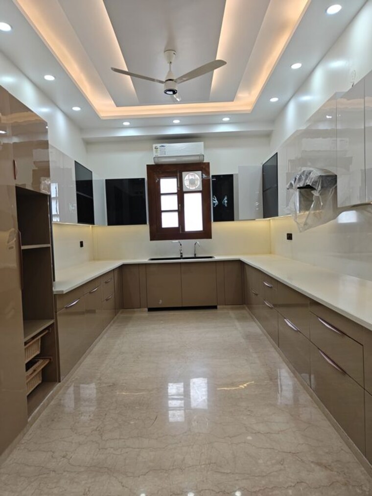 Kitchen, vaishali sector 9 5 Bedroom 3750 Sq.Ft. Builder Floor In Vaishali Sector 9 Ghaziabad 10522570