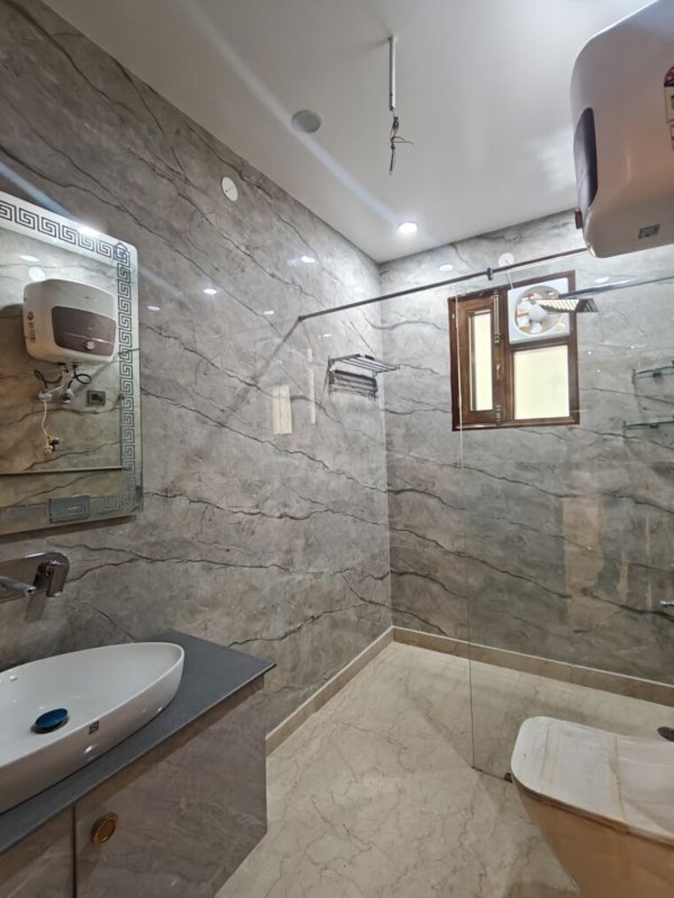 Kitchen, vaishali sector 9 5 Bedroom 3750 Sq.Ft. Builder Floor In Vaishali Sector 9 Ghaziabad 10522570