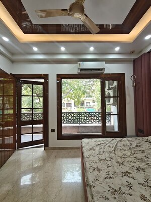 Bedroom in 5 BHK Builder Floor at Vaishali Sector 9 – for Sale