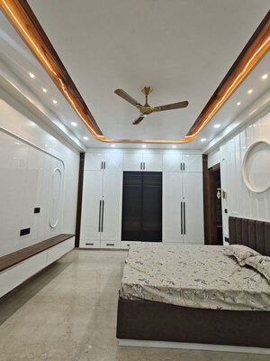 Building Lobby in 5 BHK Builder Floor at Vaishali Sector 9 – for Sale
