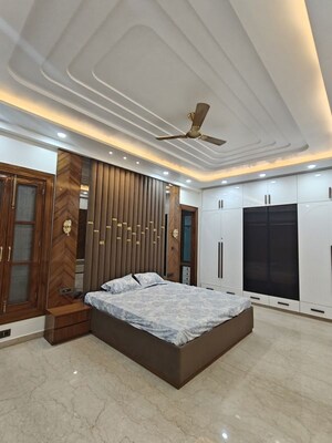 Bedroom in 5 BHK Builder Floor at Vaishali Sector 9 – for Sale
