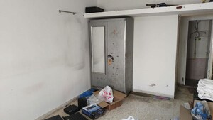 Room in 2 BHK Apartment at Satellite – for Rent