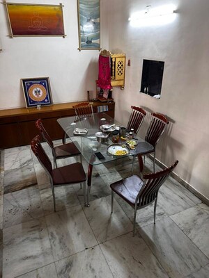Team Area in 4 BHK Apartment at Shyamal – for Rent