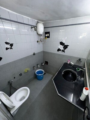 Team Area in 4 BHK Apartment at Shyamal – for Rent