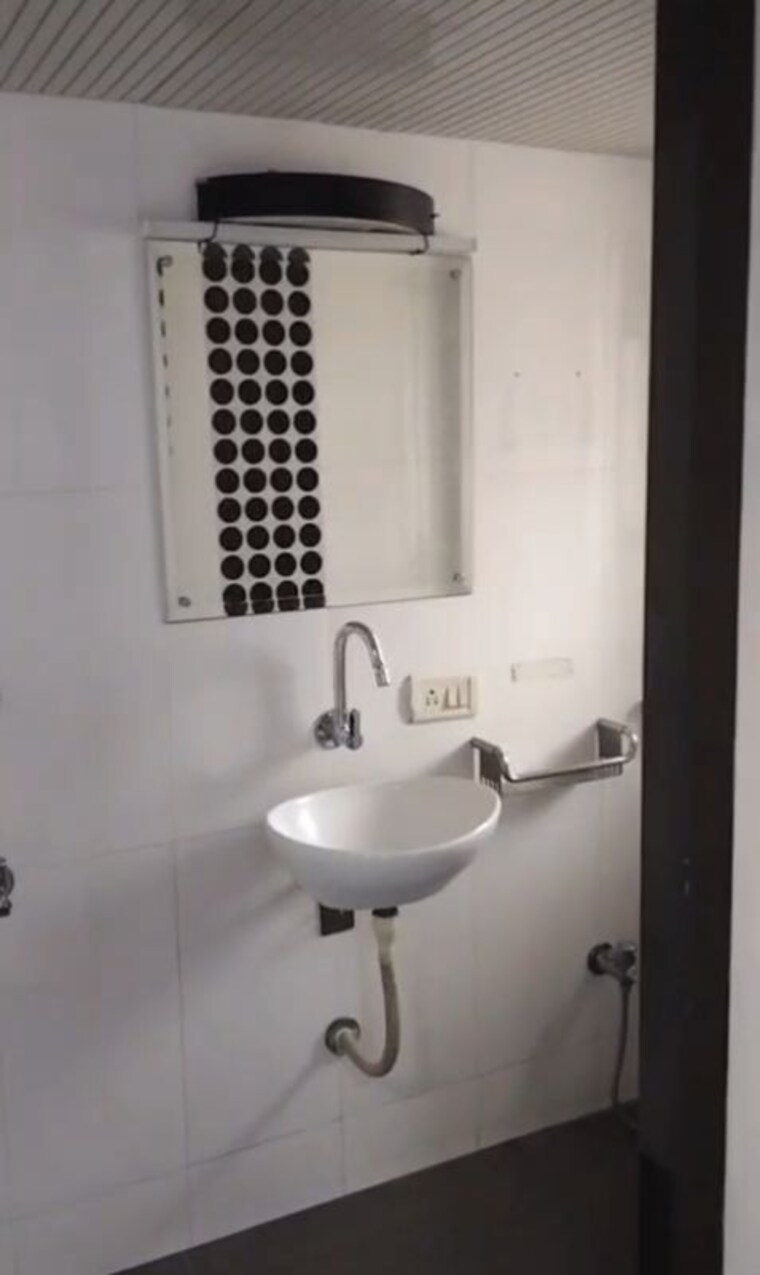 Bathroom, golden-chambers Commercial Office Space 1500 Sq.Ft. In Andheri West Mumbai 10522738
